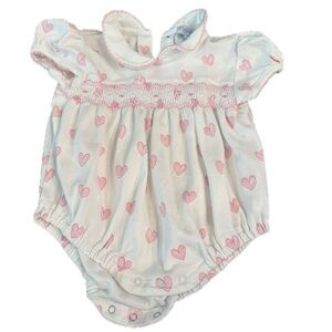 NELLAPIMA
PINK HEART PRINT SMOCKED BUBBLE
9-12 mo euc Pima cotton